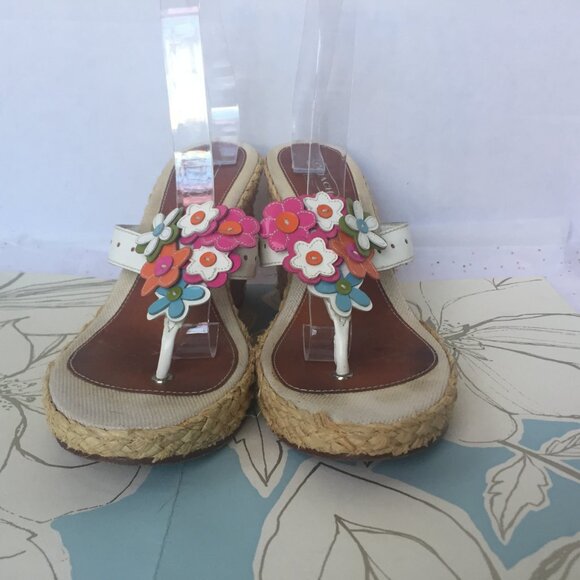 Coach Jesica White Patent Flower Details Wedge Platform Thong Sandal - Size 10 - Picture 3 of 9